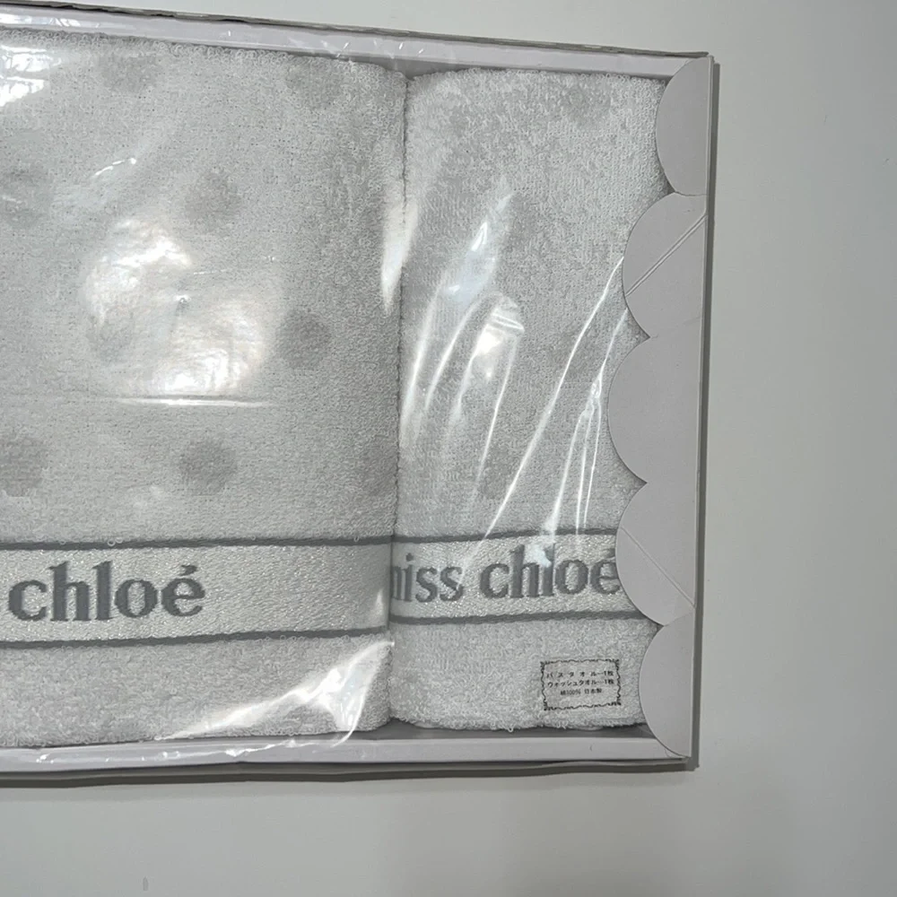 Miss Chloe face/hand towel